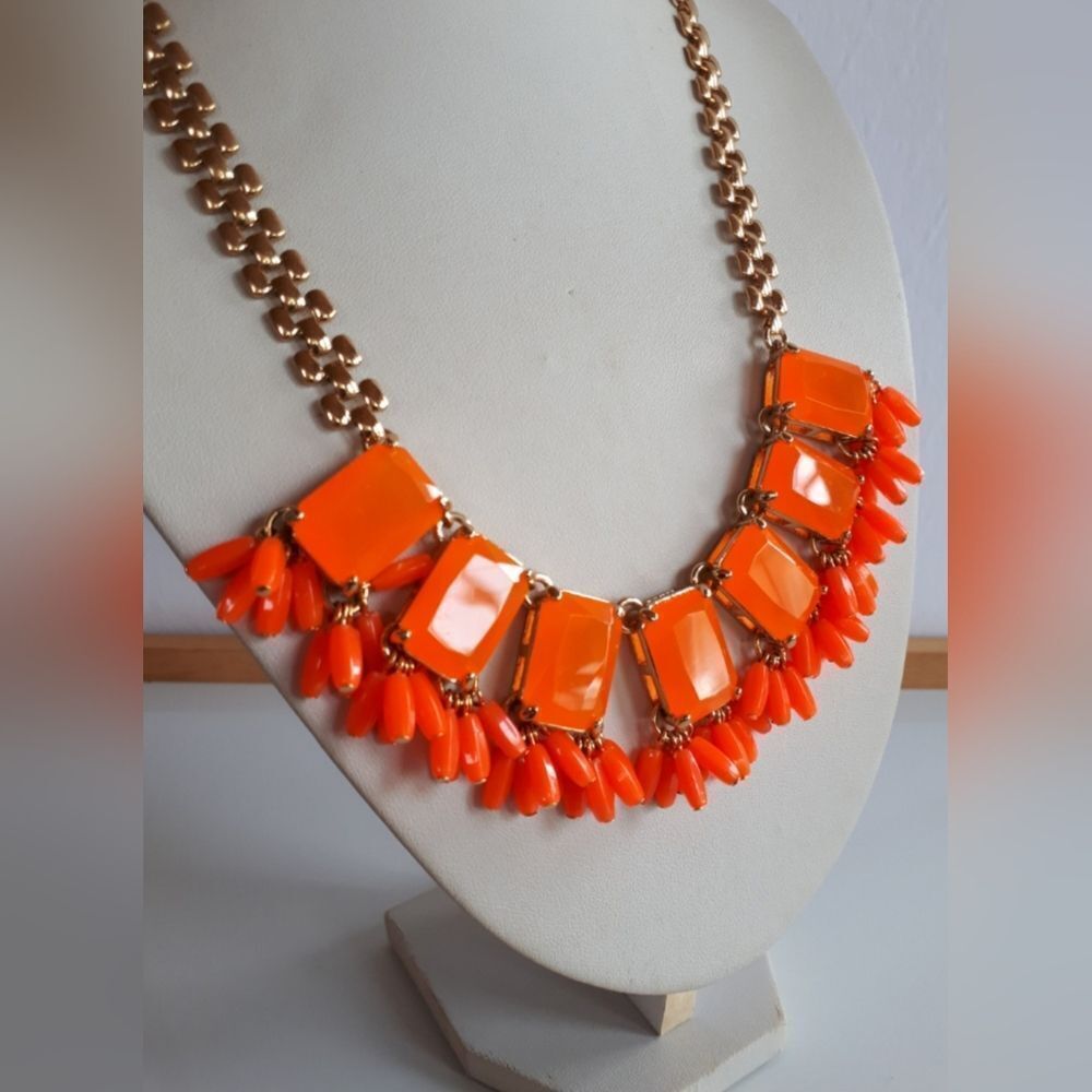 J CREW  GLOWING NEON ORANGE RESIN PLASTIC. GOLD TONE DANGLE STATEMENT
